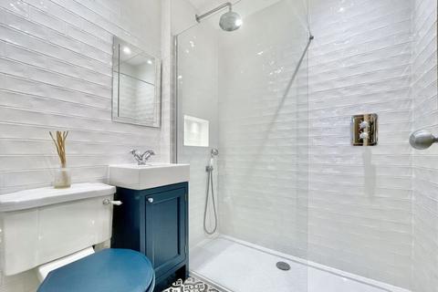 54 Vale Road, Claygate, Esher, KT10 0NJ