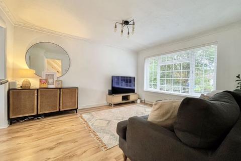 68 Holroyd Road, Claygate, Esher, KT10 0LG