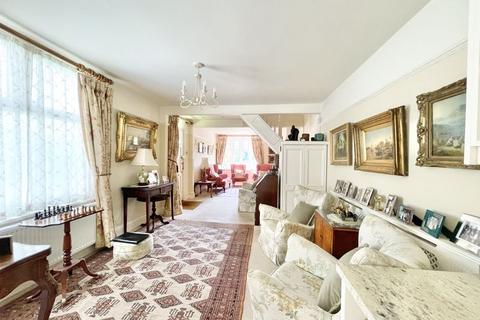 8 Vale Road, Claygate, Esher, KT10 0NJ