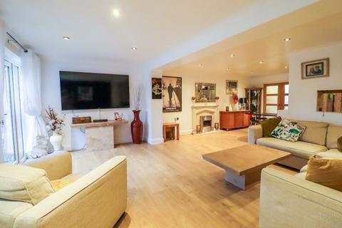 49 Borrowdale Close, Benfleet, SS7 3HE