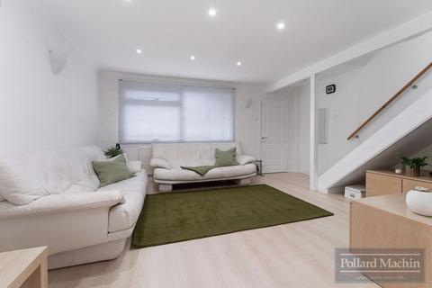 23 Nicola Close, South Croydon, CR2 6NA