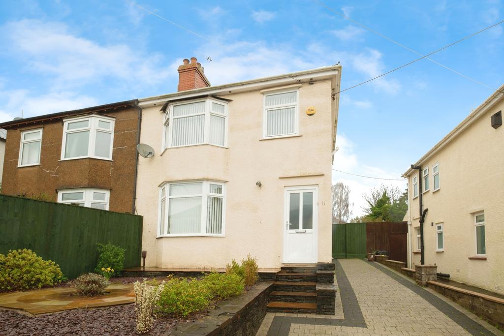 Ty mawr road, Rumney 3 bed semidetached house £1,250 pcm (£288 pw)