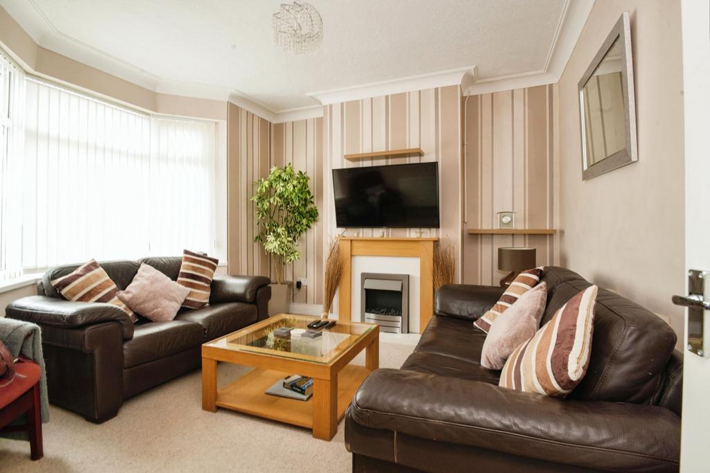 Ty mawr road, Rumney 3 bed semidetached house £1,250 pcm (£288 pw)