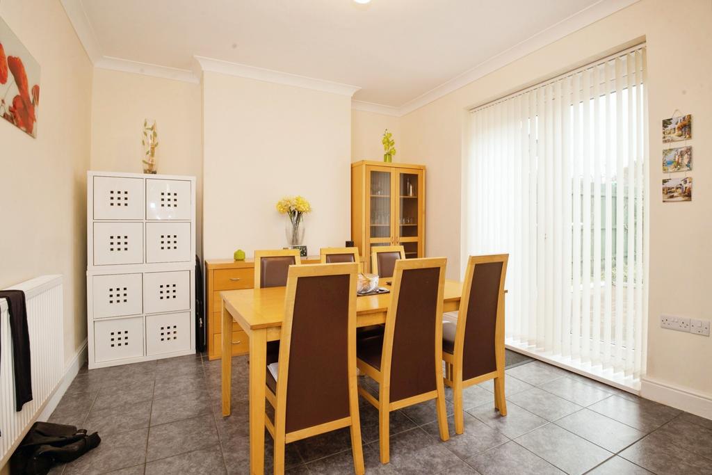 Ty mawr road, Rumney 3 bed semidetached house £1,250 pcm (£288 pw)