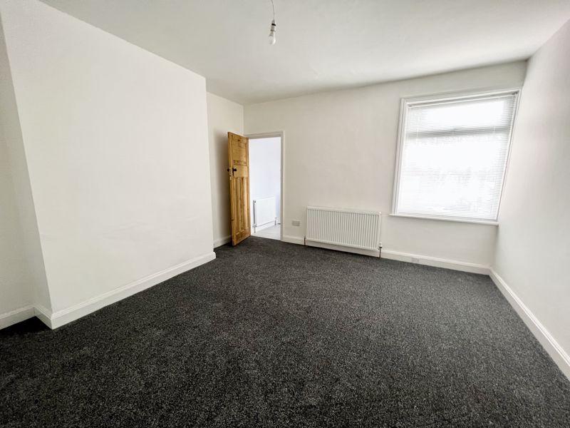 Billy Mill Avenue, North Shields 3 bed apartment £700 pcm (£162 pw)
