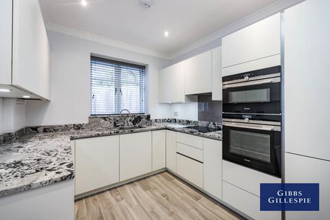 2 bedroom apartment to rent, Charlewoode House, Common Road, Chorleywood, WD3 5LN