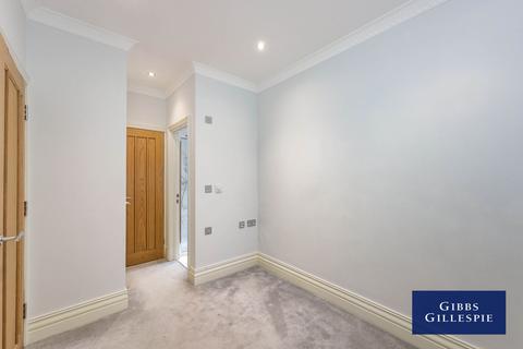 2 bedroom apartment to rent, Charlewoode House, Common Road, Chorleywood, WD3 5LN