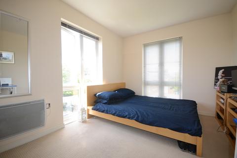 3 bedroom flat to rent, Trevelyan Court