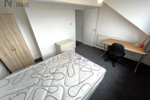 3 bedroom terraced house to rent - Westfield Road, Leeds, Hyde Park, LS3 1DF