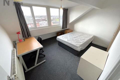 3 bedroom terraced house to rent, Westfield Road, Leeds, Hyde Park, LS3 1DF
