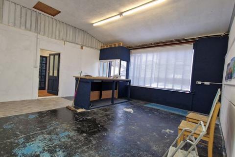 Workshop & retail space to rent, Kelly's Yard, Martock