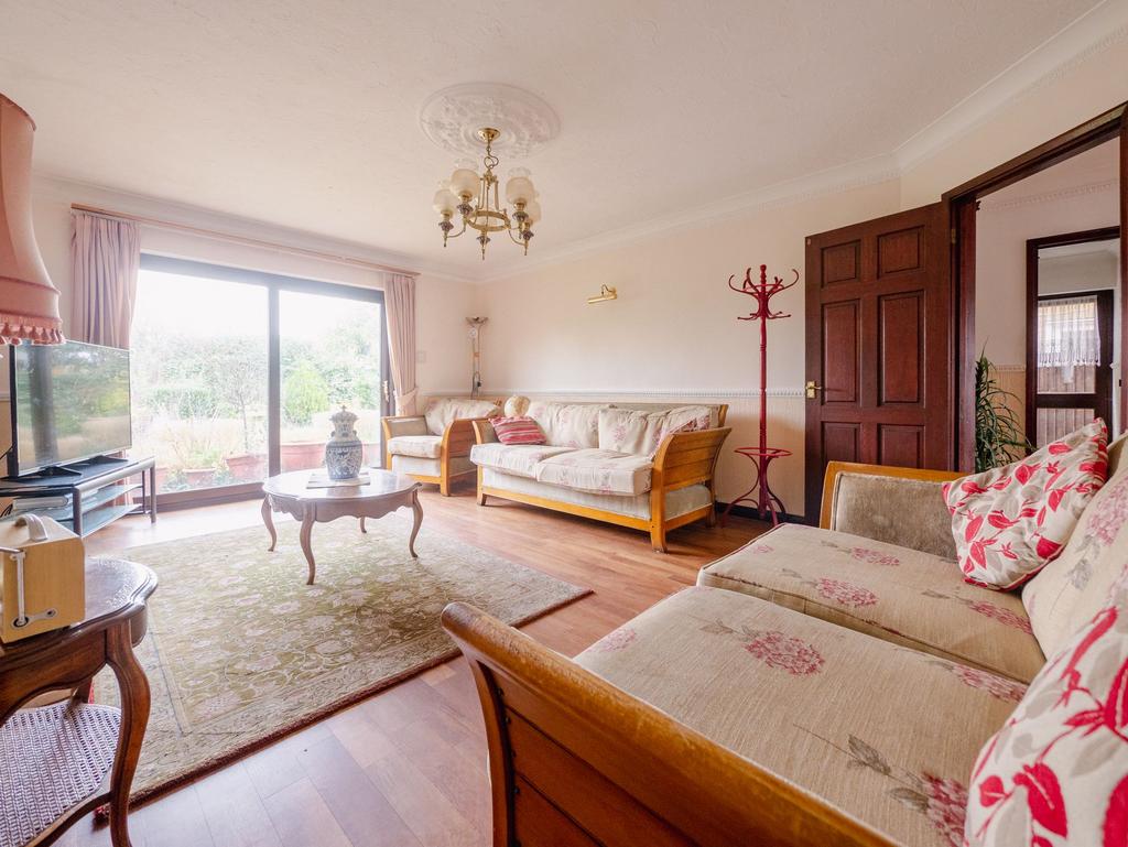 Wickford, Wickford SS11 4 bed detached house for sale £475,000