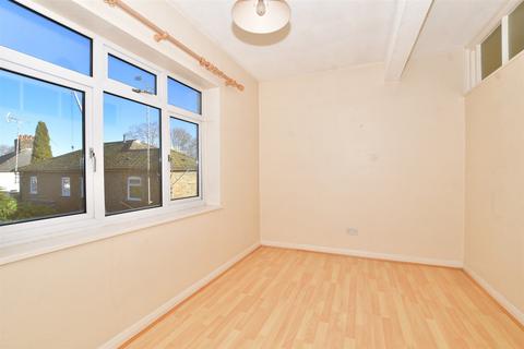 127 Kingston Road, Leatherhead, KT22 7NT