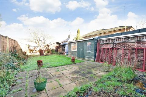 127 Kingston Road, Leatherhead, KT22 7NT