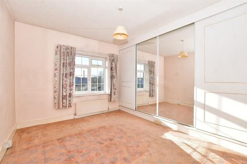 127 Kingston Road, Leatherhead, KT22 7NT