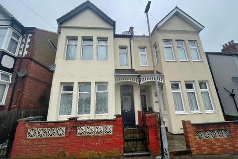 5 bedroom semi-detached house for sale, Conway Road, Luton, Bedfordshire, LU4 8JB
