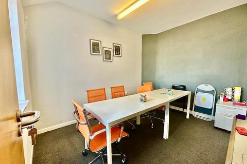 Office to rent - Altrincham WA15