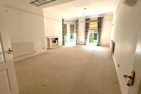 undefined, Altrincham WA14