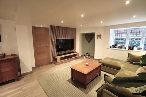 3 bedroom apartment for sale, Hale WA14