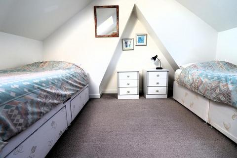 4 bedroom bungalow for sale, Hale WA15