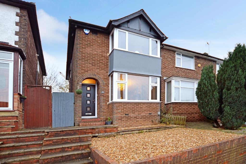 Pomfret Avenue, Round Green, Luton... 2 bed end of terrace house for