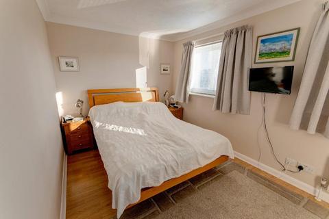 2 Chichester Close, Seaford, BN25 2DW