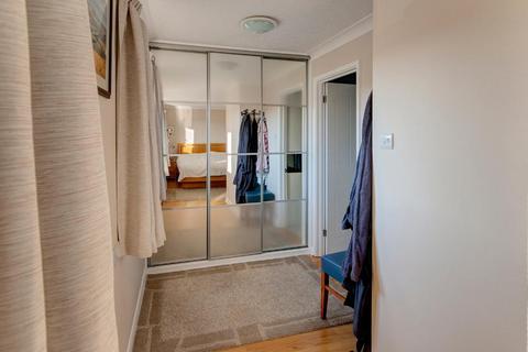2 Chichester Close, Seaford, BN25 2DW