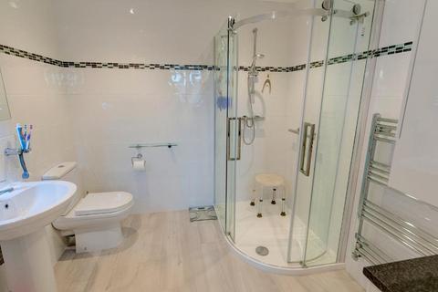2 Chichester Close, Seaford, BN25 2DW