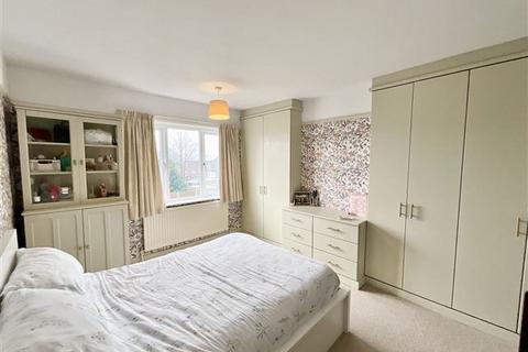 4 bedroom semi-detached house for sale - Park Hill, Swallownest, Sheffield, S26 4UN