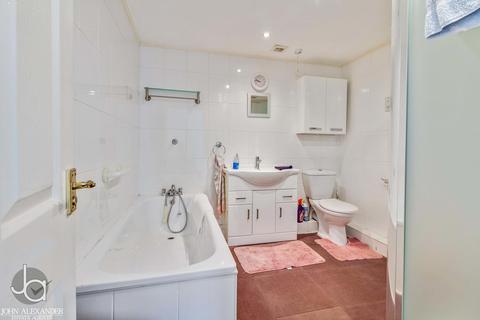 49 Grove Road, Tiptree, Colchester, CO5 0JL