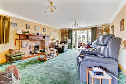 98 Maldon Road, Tiptree, Colchester, CO5 0BN