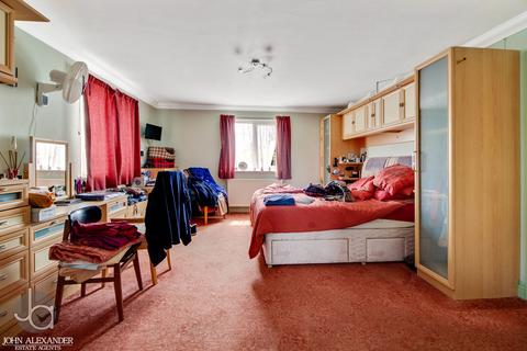 98 Maldon Road, Tiptree, Colchester, CO5 0BN