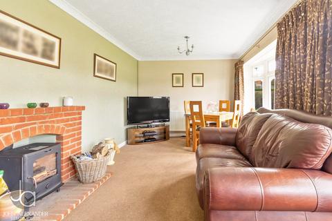 2 bedroom detached bungalow for sale, Newbridge Road, Tiptree, Colchester