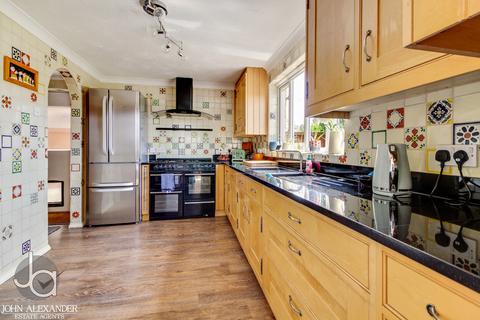 14 Bainbridge Drive, Tiptree, Colchester, CO5 0BP