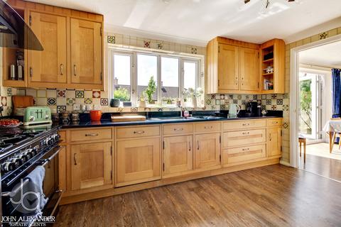 14 Bainbridge Drive, Tiptree, Colchester, CO5 0BP