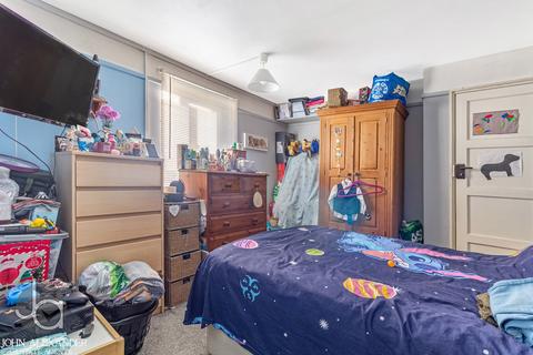 11 Walnut Tree Way, Tiptree, Colchester, CO5 0NG