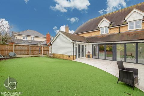 16 Bokhara Close, Tiptree, Colchester, CO5 0FN