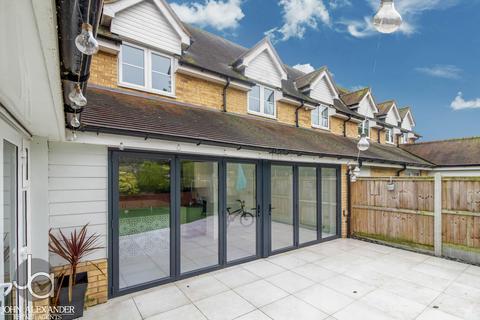 16 Bokhara Close, Tiptree, Colchester, CO5 0FN
