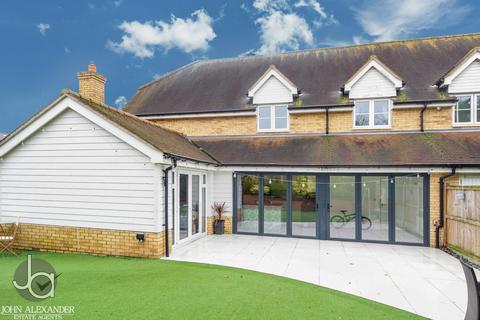 16 Bokhara Close, Tiptree, Colchester, CO5 0FN