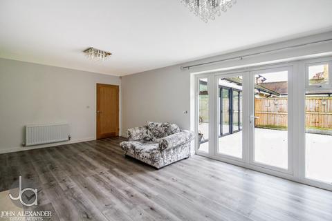 16 Bokhara Close, Tiptree, Colchester, CO5 0FN