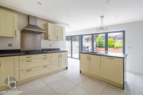 16 Bokhara Close, Tiptree, Colchester, CO5 0FN