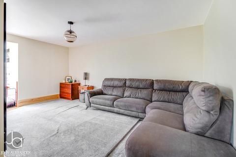 2 Eleanor Close, Tiptree, Colchester, CO5 0DP