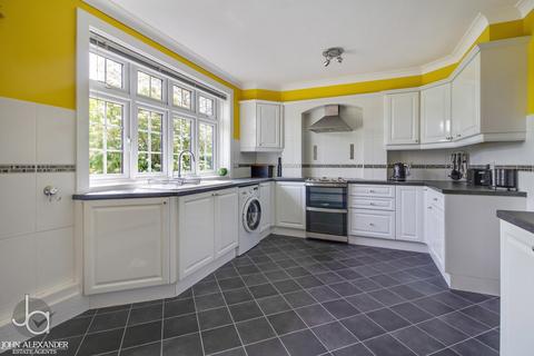 51 Maldon Road, Tiptree, Colchester, CO5 0TS