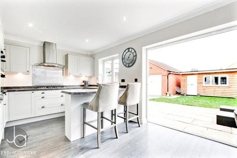 18 Wadley Close, Tiptree, Colchester, CO5 0SL