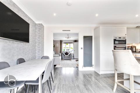 18 Wadley Close, Tiptree, Colchester, CO5 0SL