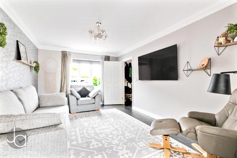18 Wadley Close, Tiptree, Colchester, CO5 0SL
