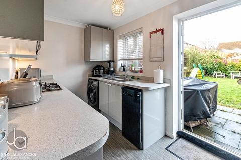 1 Keating Close, Lawford, Manningtree, CO11 2HF