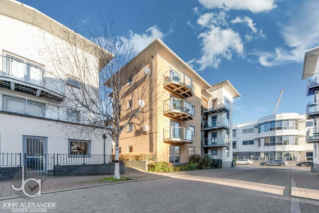 Hawkins Road, Colchester 2 bed apartment for sale £164,950