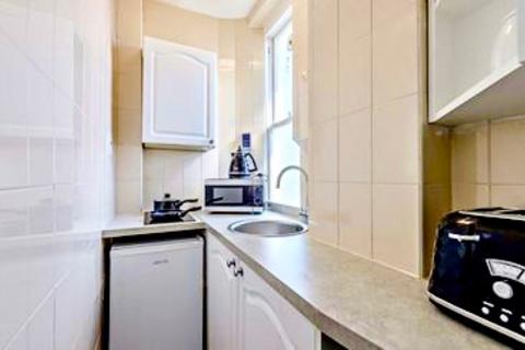 1 bedroom apartment to rent, Mayfair, London. W1J