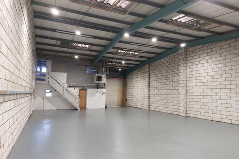 Industrial unit to rent, Unit 2 Wolfe Close, Parkgate Industrial Estate, Knutsford, Cheshire, WA16 8XJ